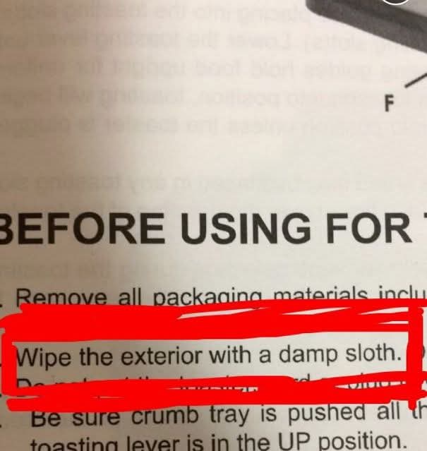 BEFORE USING FOR THE FIRST TIME

Remove all packaging materials

Wipe the exterior with a damp sloth.

Be sure crumb tray is pushed all the way in and the toasting lever is in the UP position.