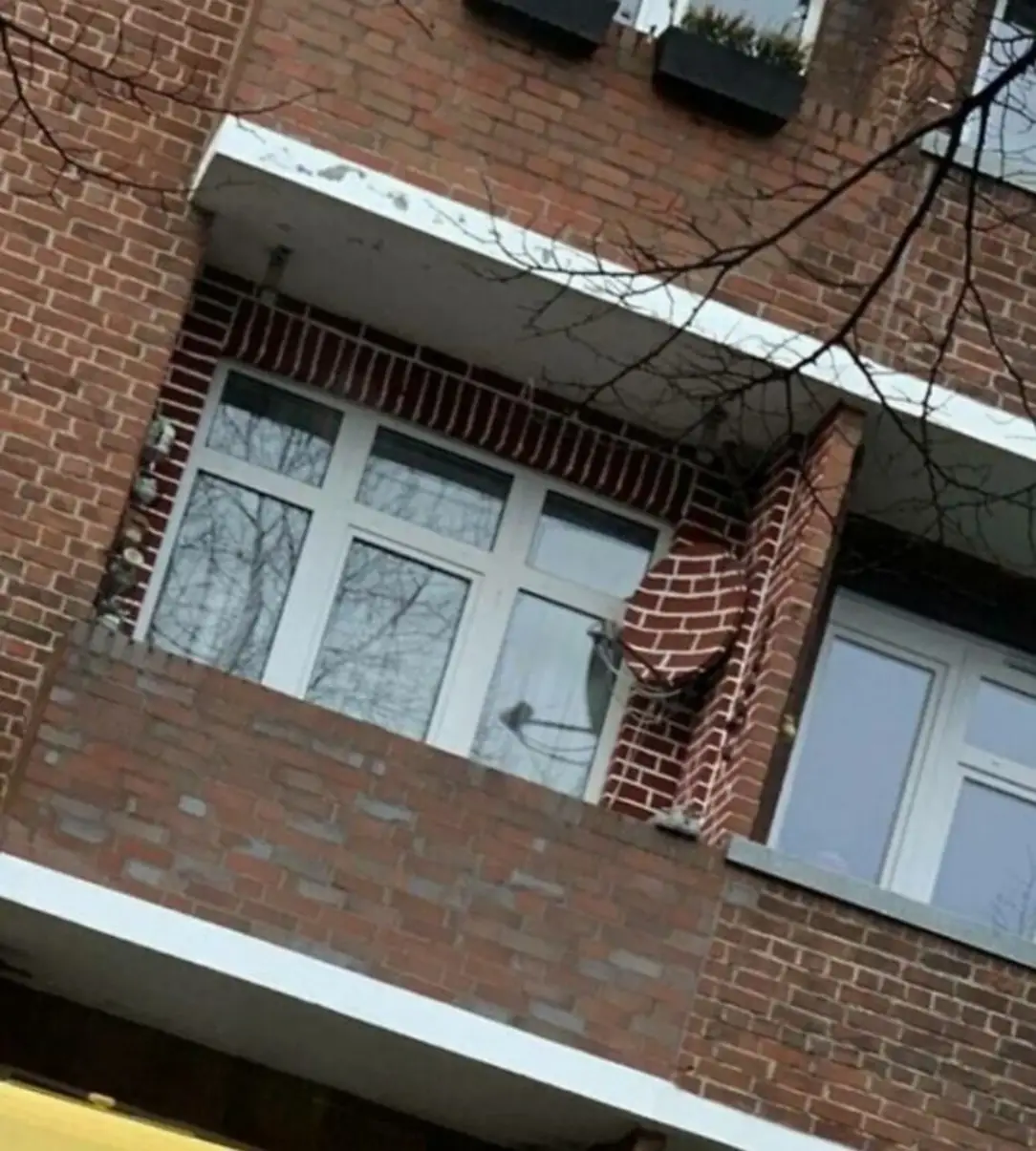 Completely invisible.  Can't see it all all.  Nope.